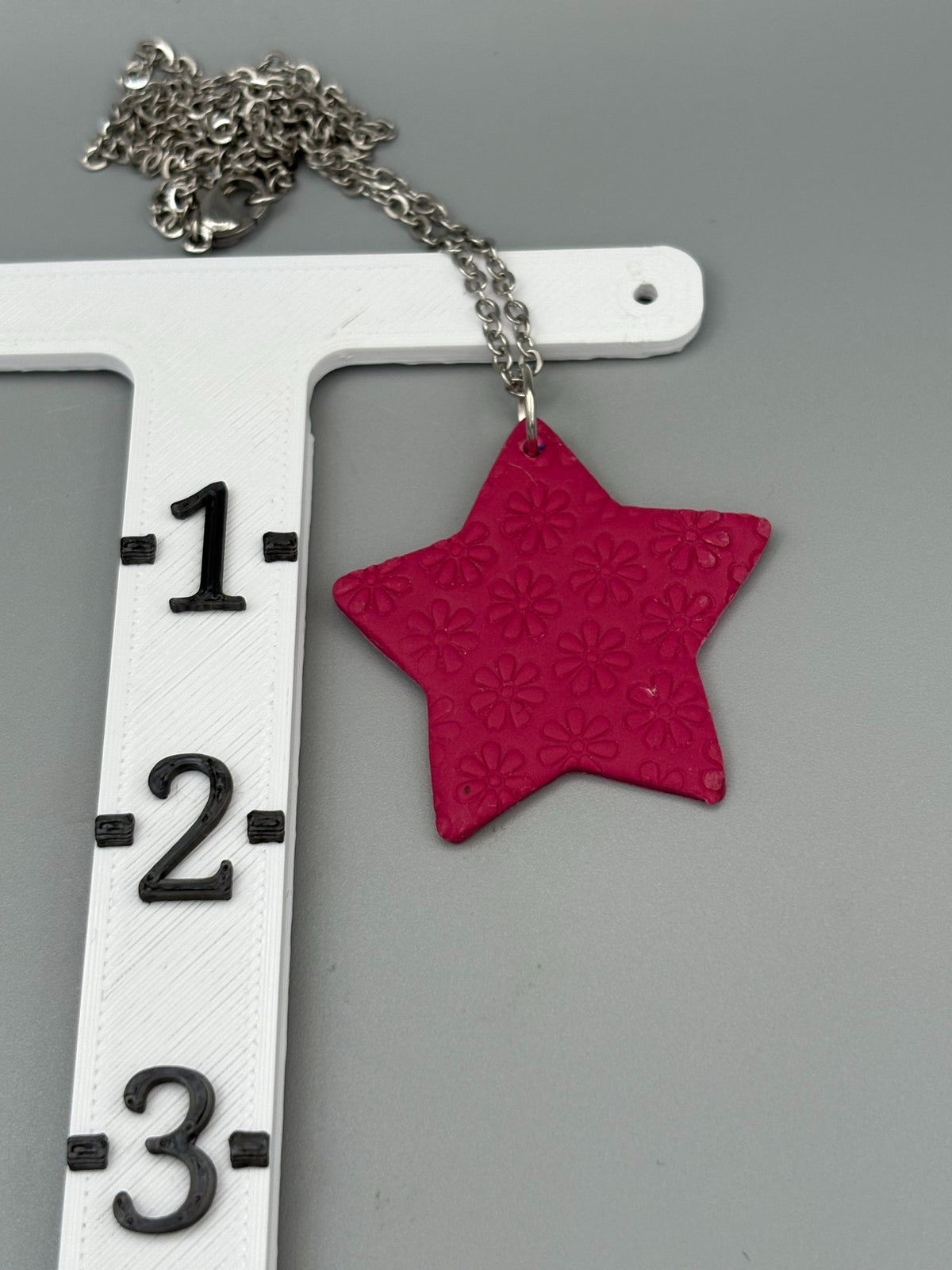 Flower Texture Star Necklace