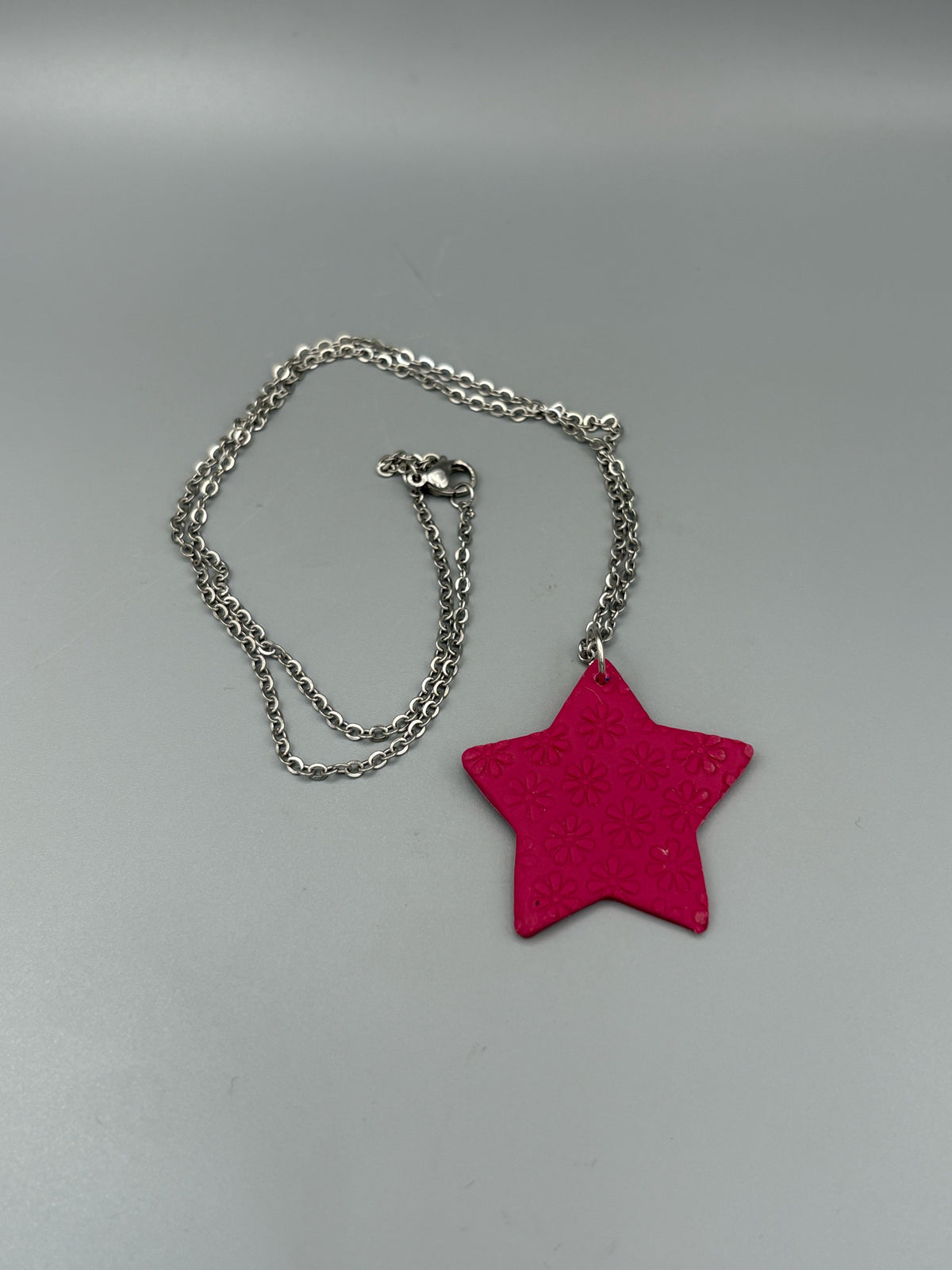 Flower Texture Star Necklace