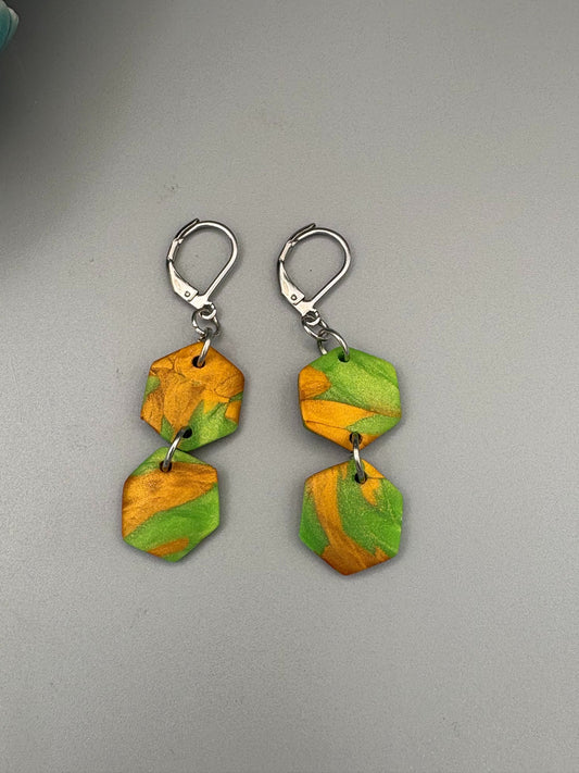 Boucles d'oreilles doubles hexagones vert et or
