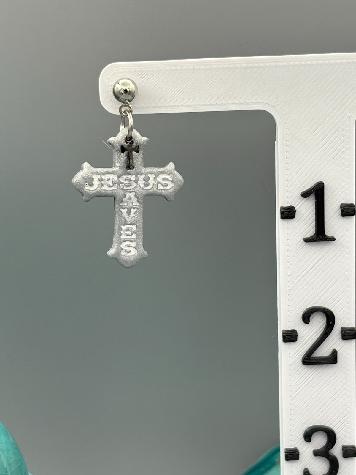 Boucles d'oreilles Croix Jésus Sauve