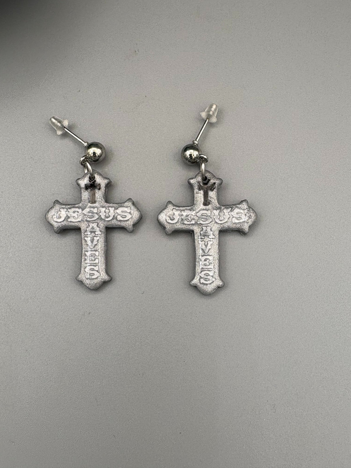 Boucles d'oreilles Croix Jésus Sauve