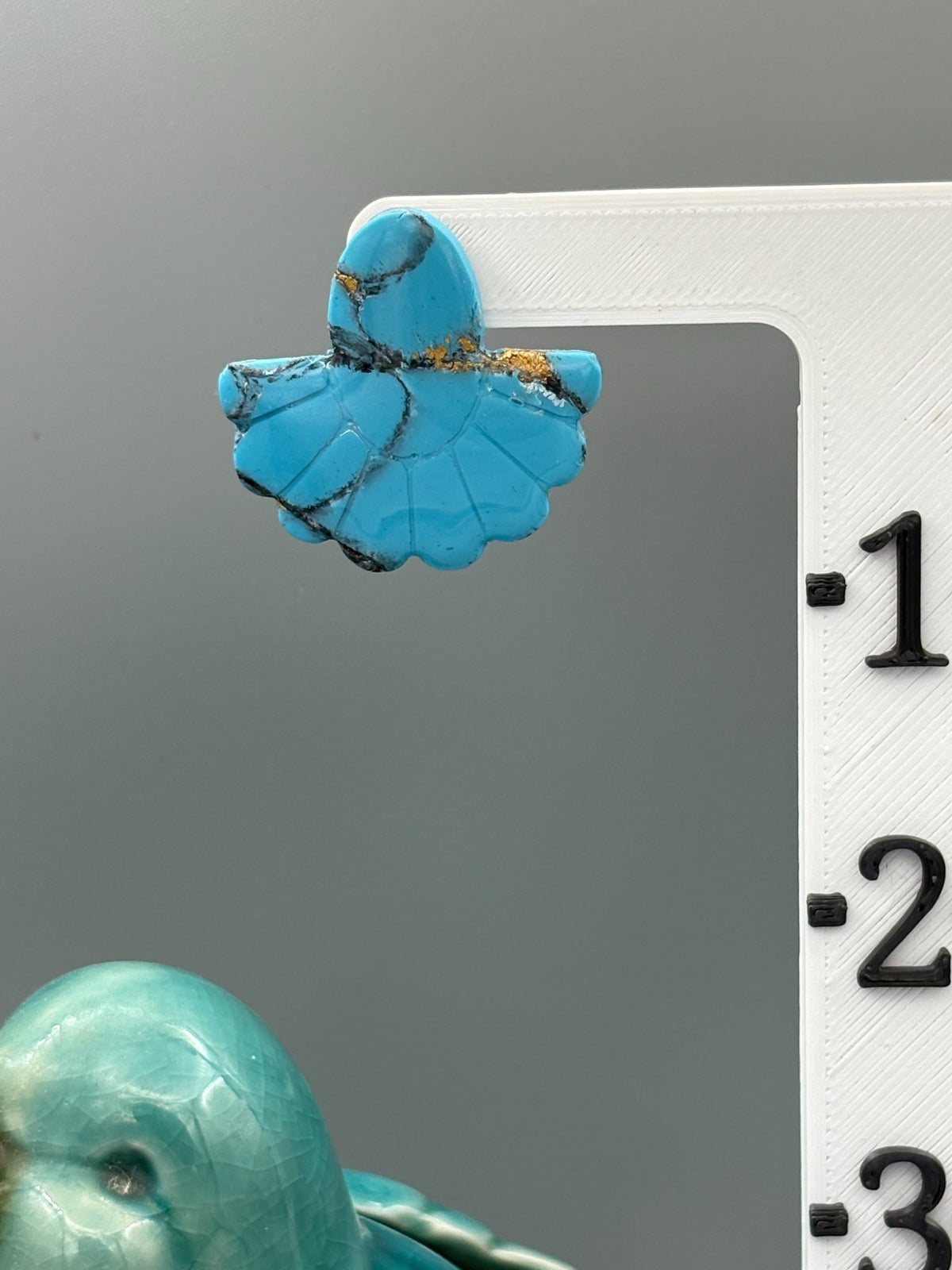 Boucles d'oreilles clous ovales éventail en fausse turquoise