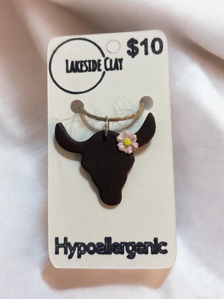 [30-5] Steer with Pink Flower Pendant
