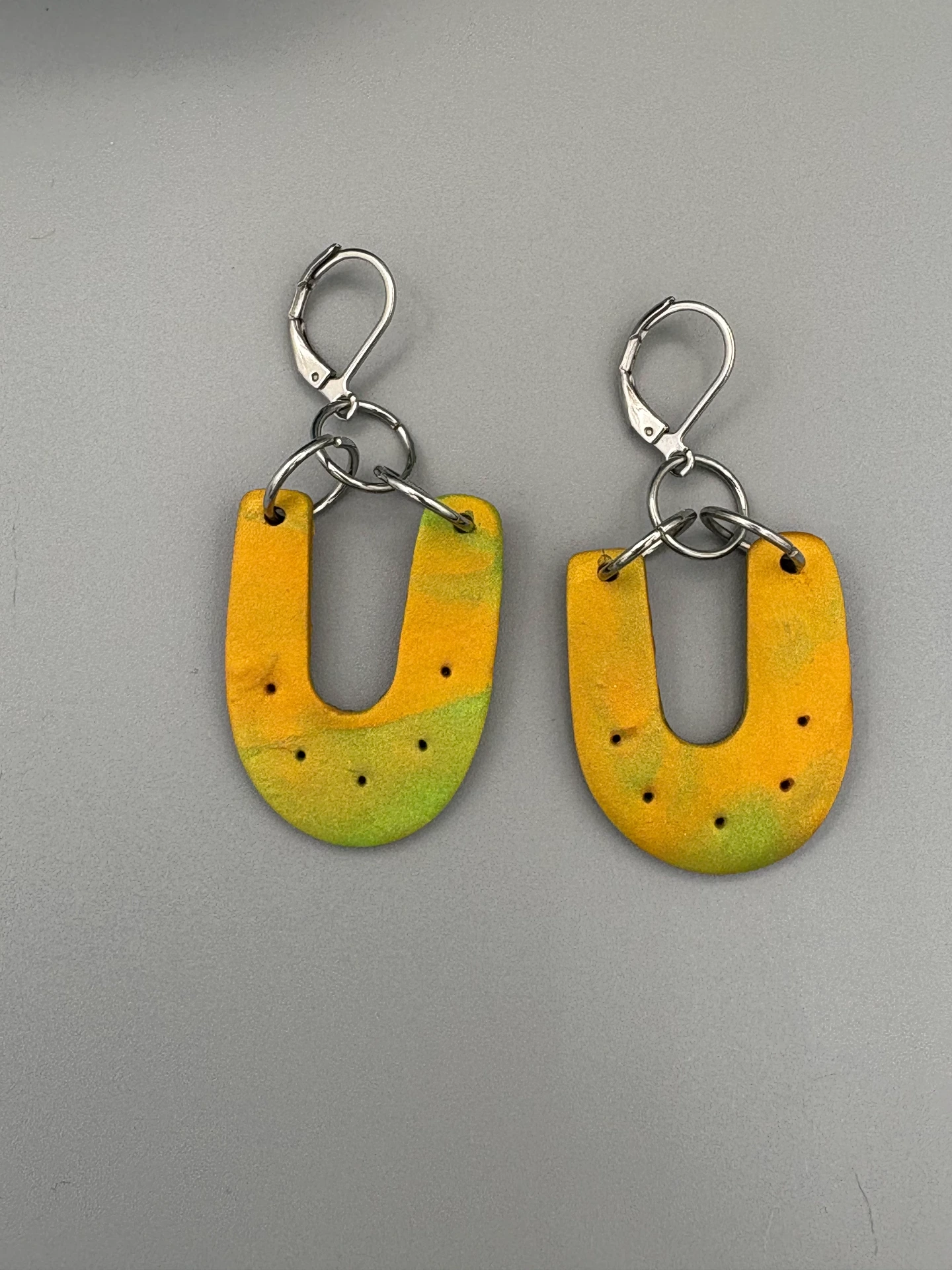 [15-3] Green & Gold Horseshoes