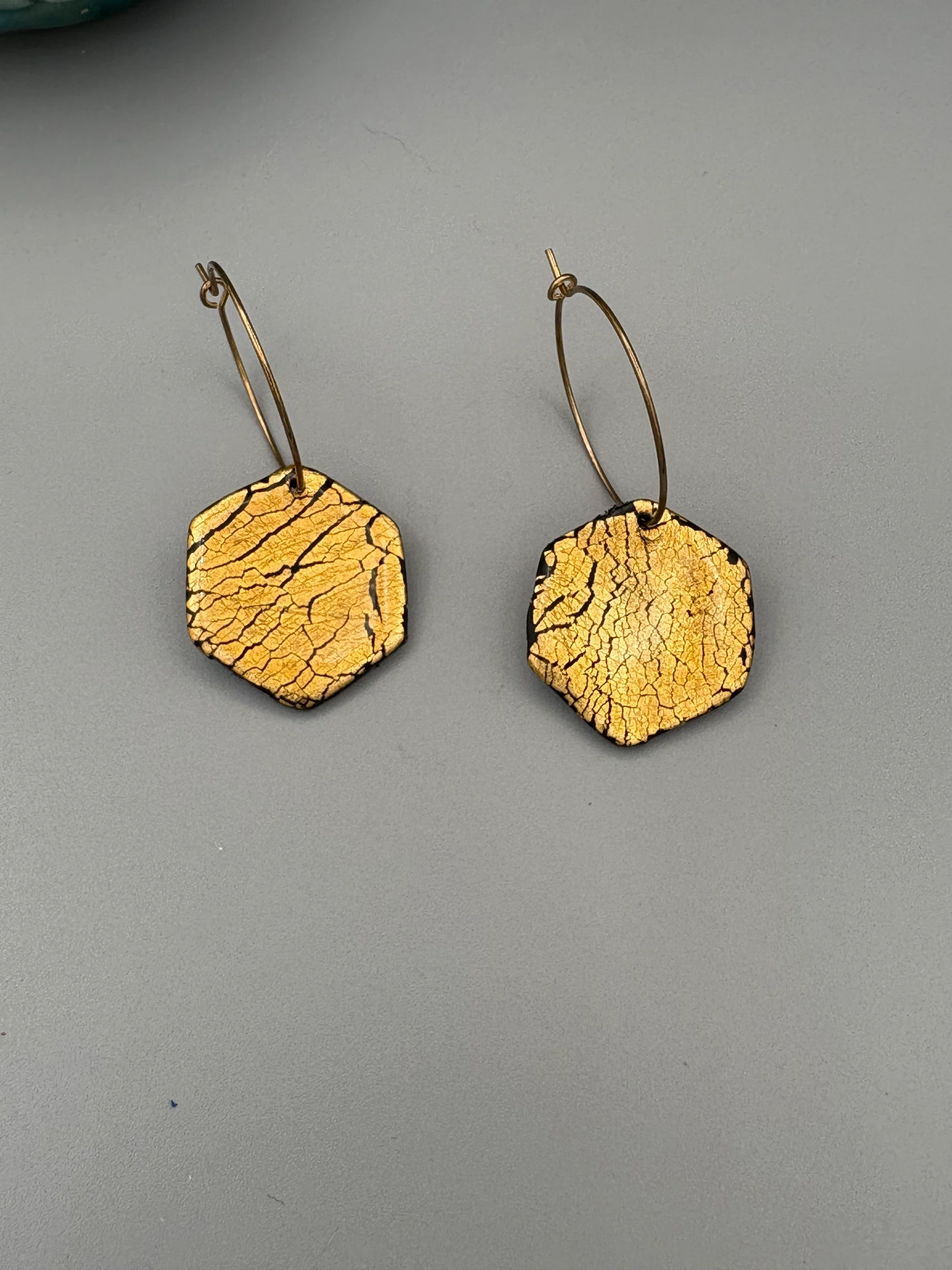 [53-5] Golden Elegance Hexagons