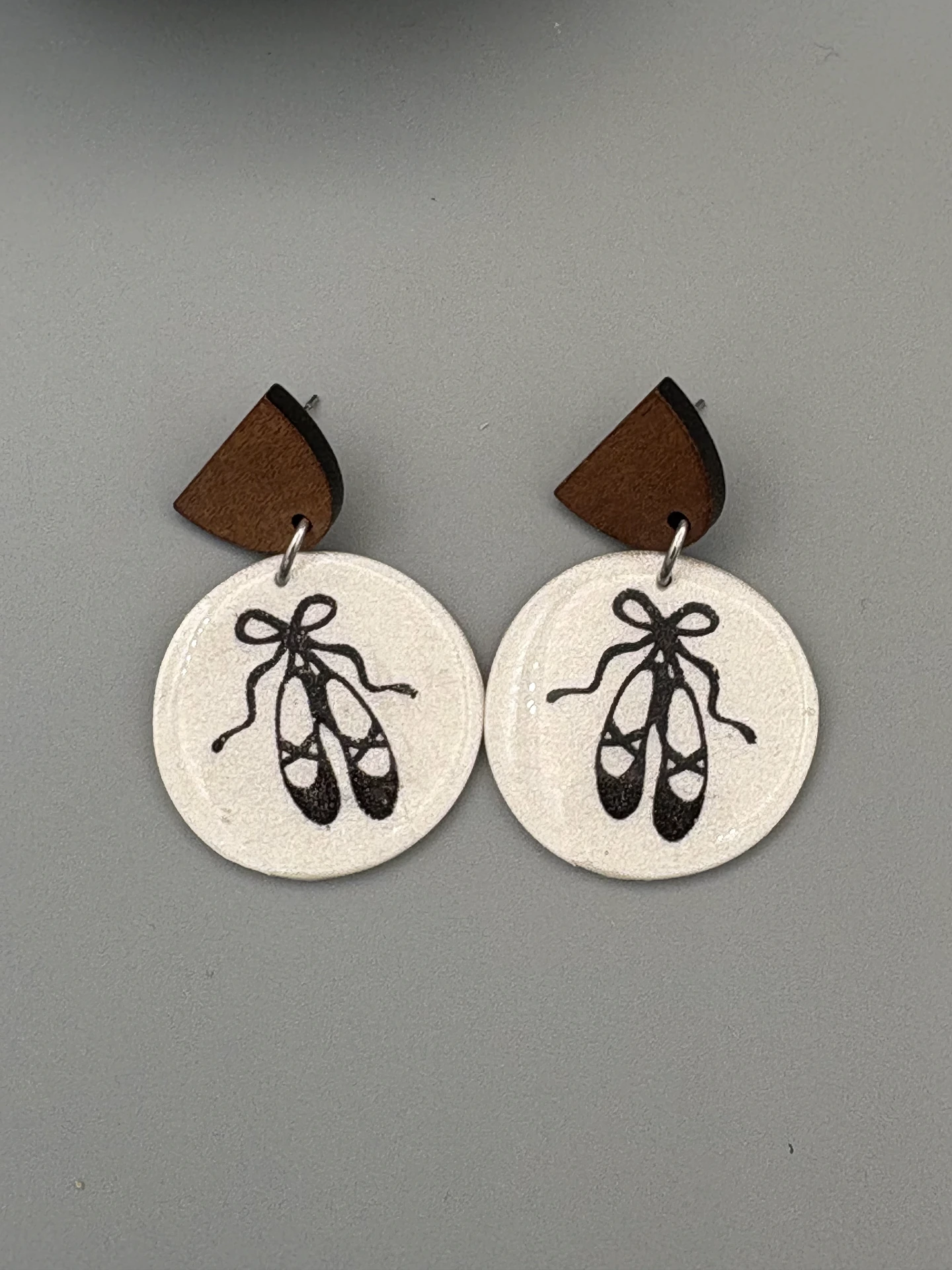 Ivory Ballet Slipper Circles