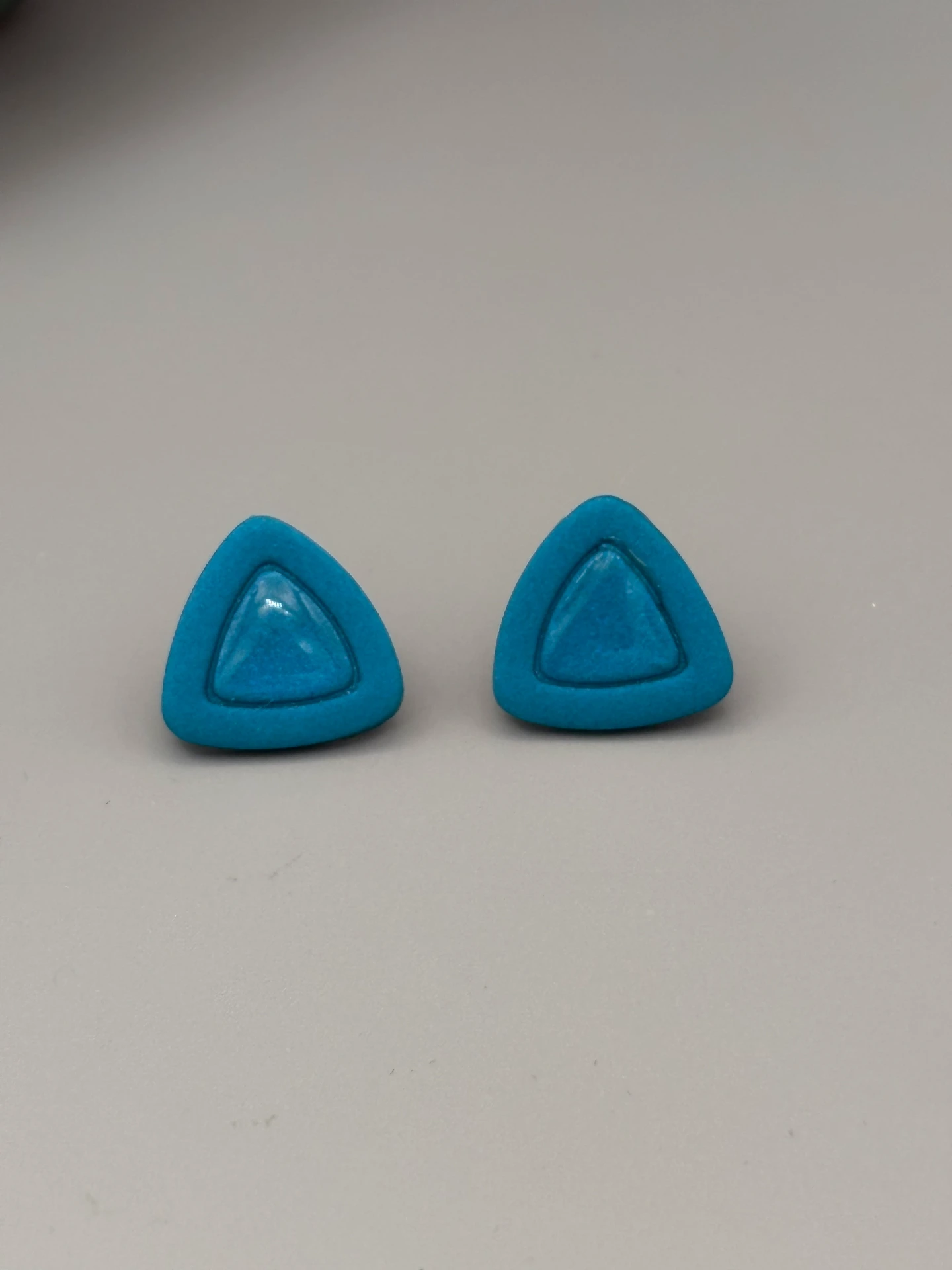 [14-16] Teal Triangles
