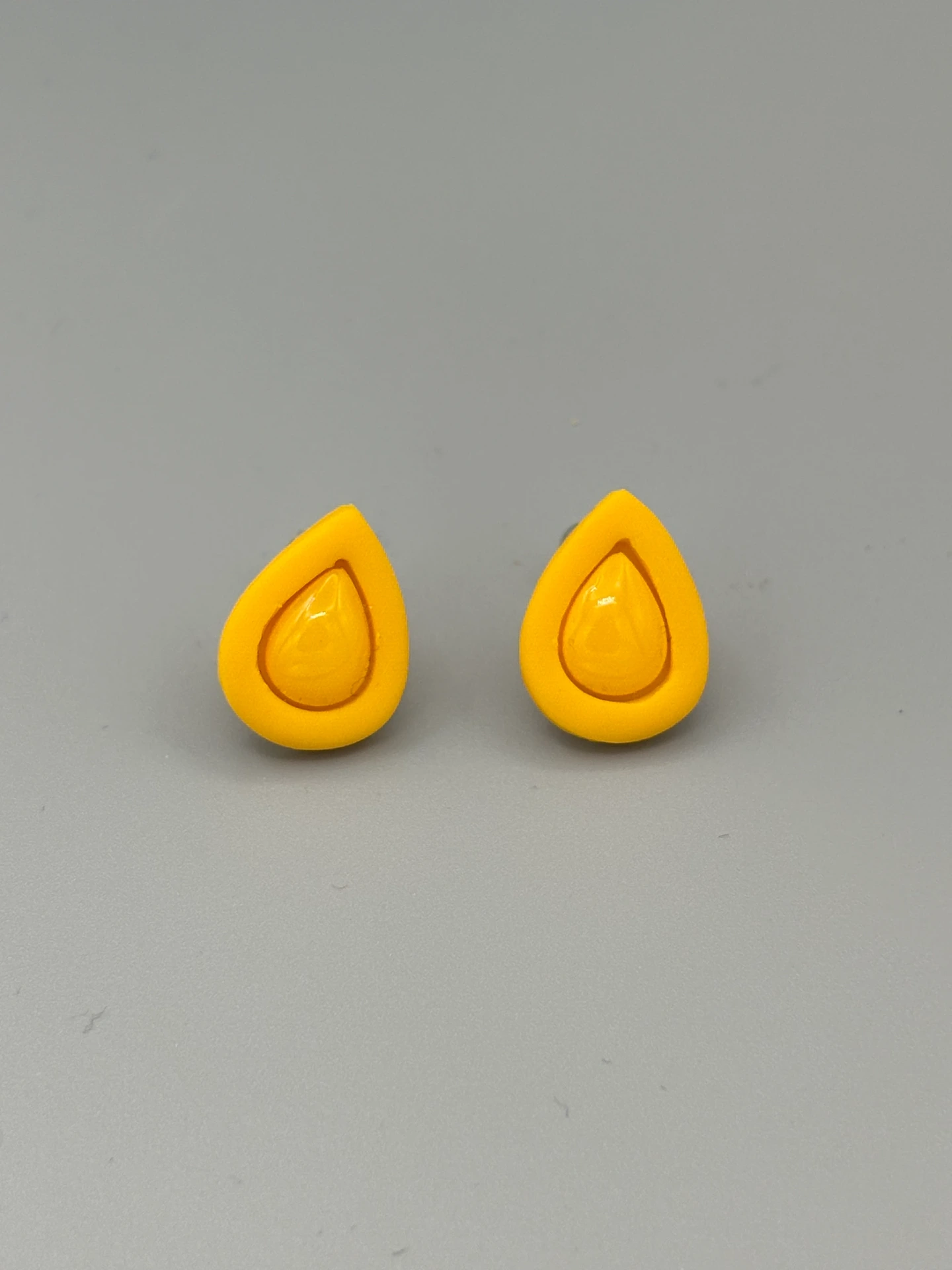 [14-23] Yellow Drops
