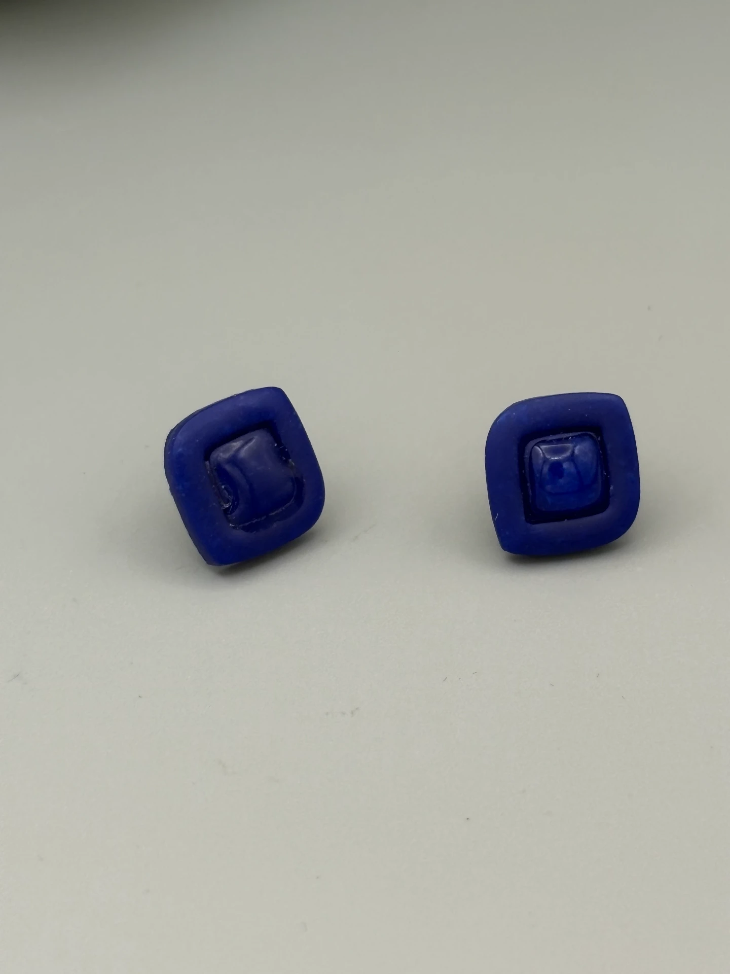 [14-26] Blue Diamonds