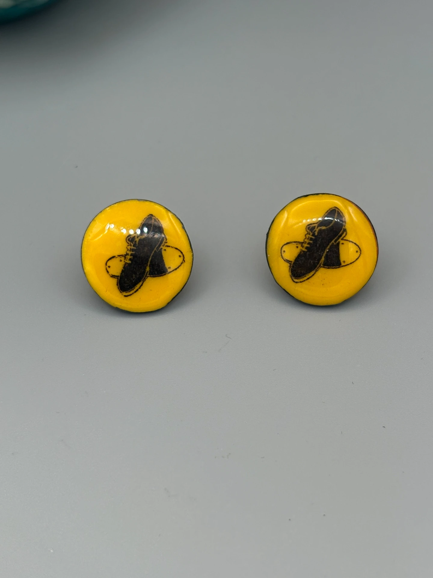 [48-19] Yellow Tap Shoe Circles