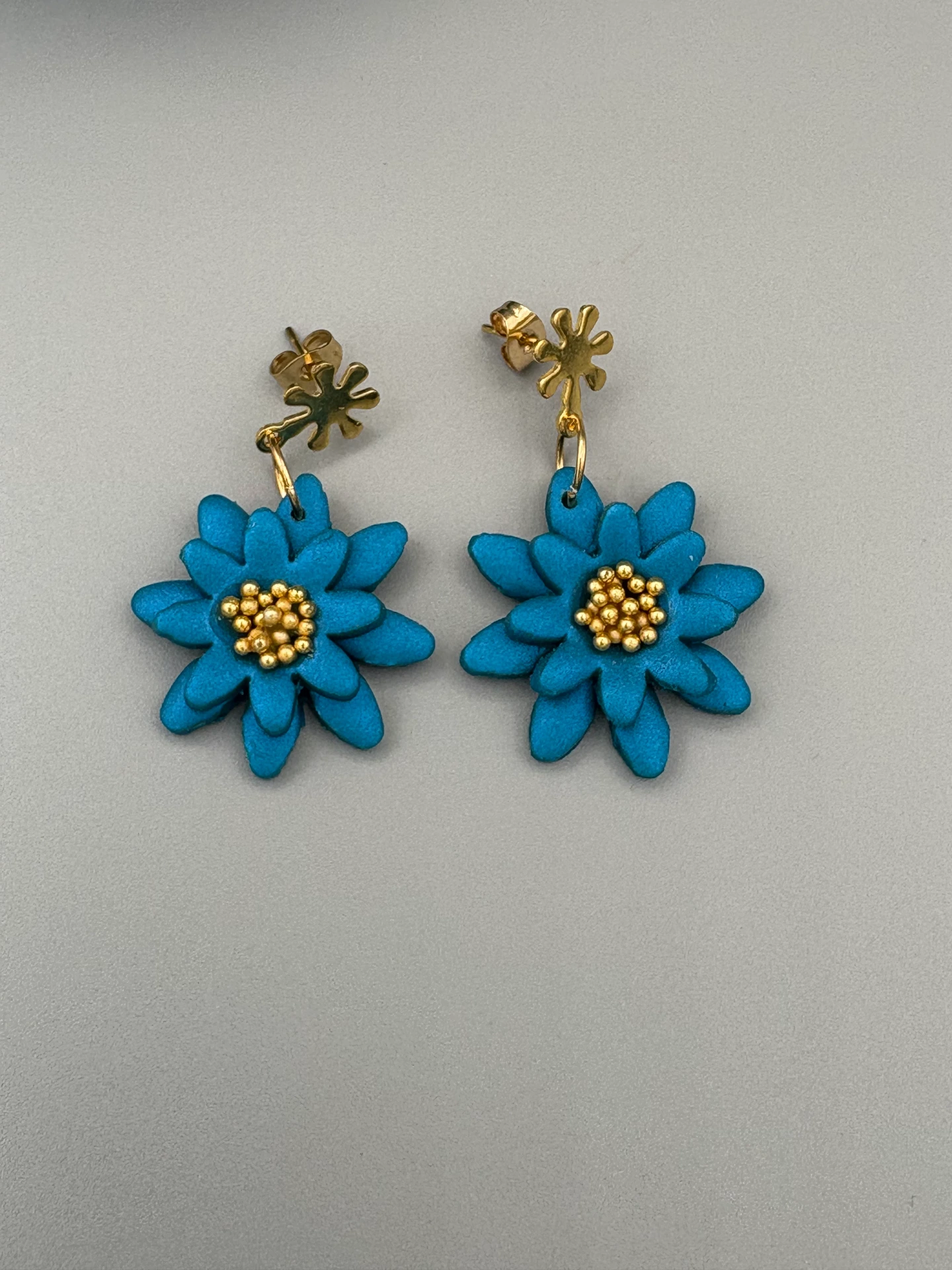 Teal 3D Flowers