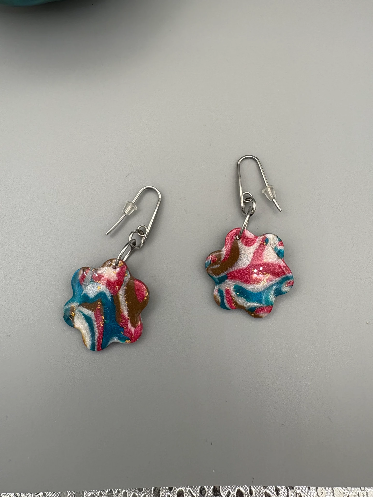 [13-12] Gilded Peacock Marble Flowers