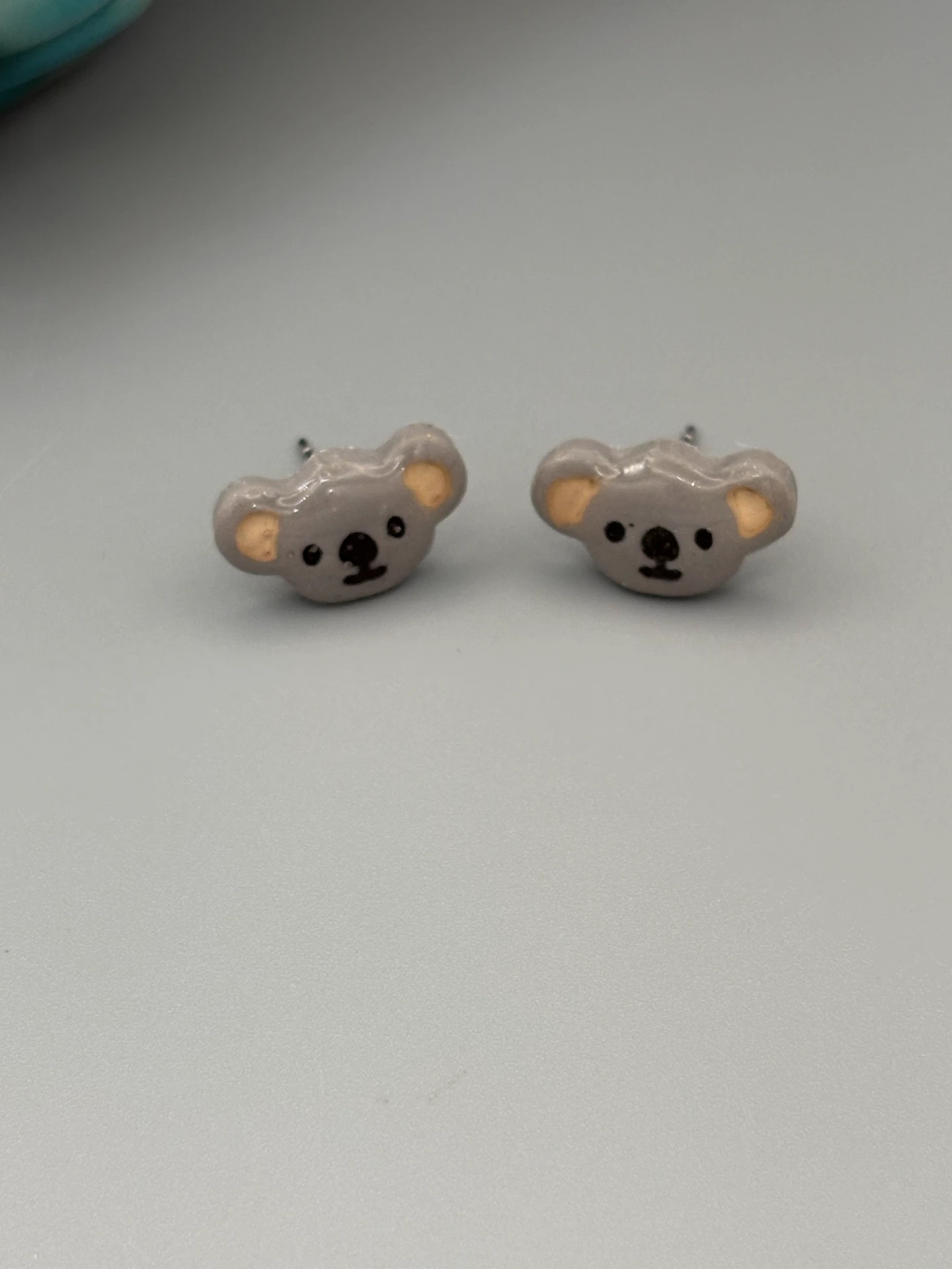 [64-7] Koala Studs