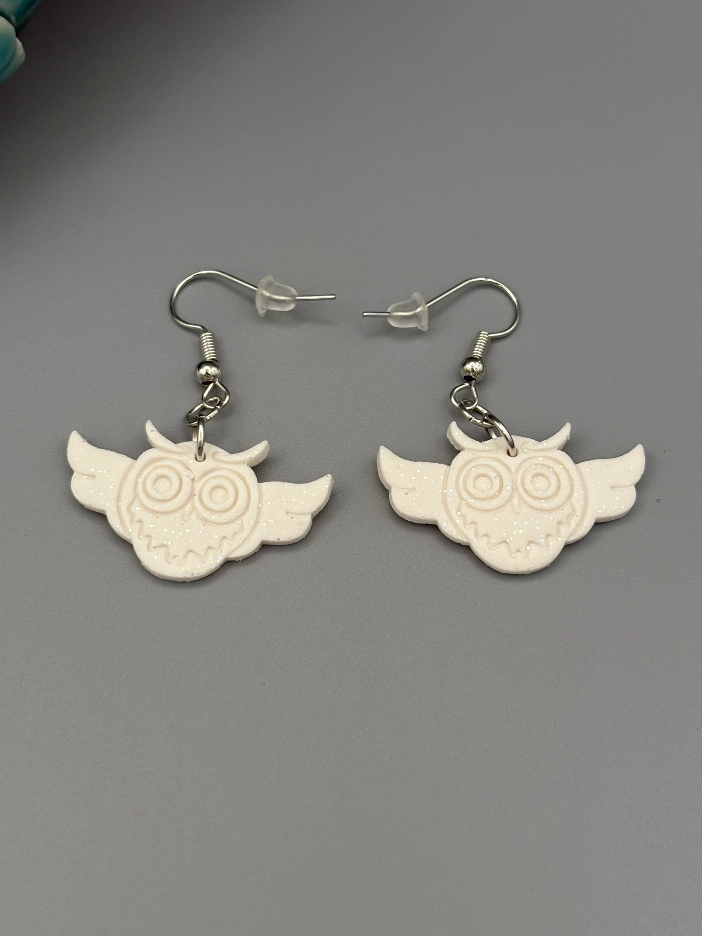 [42-1] White Sparkly Owls