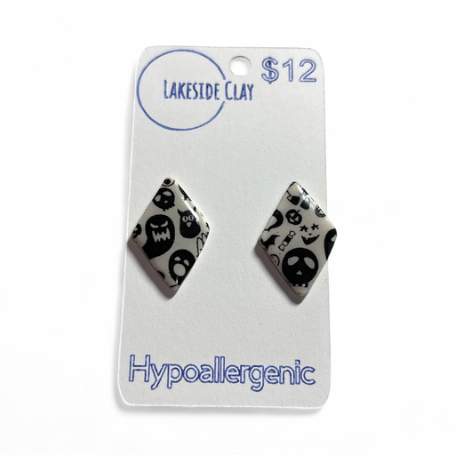 [49-10] Spooky Diamonds Studs