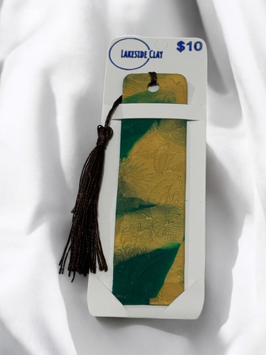 [22-98] Green & Gold Leaves Bookmark 