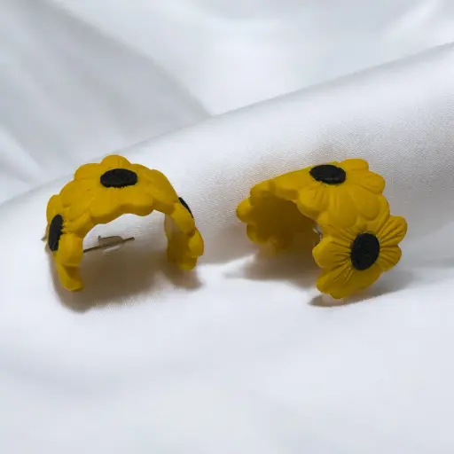 [18-11] Yellow Sunflower Huggies